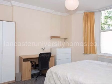 Large 6 Double Bedroom House Located in the heart of Lancaster Room 6 - Photo 5