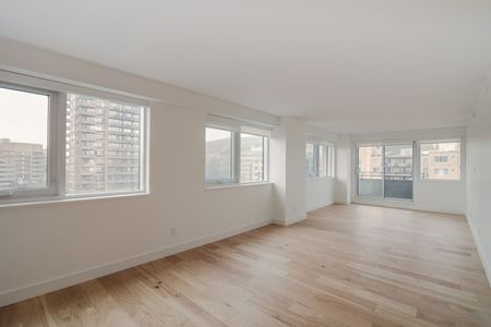 3460 Peel Street - Photo 3
