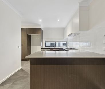 7/1 Village Way Pakenham VIC - Photo 2