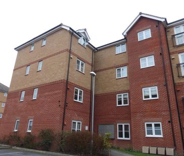 Twickenham Close, Swindon - Photo 1