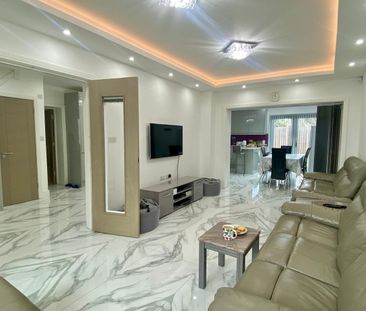 5 Bed Semi-Detached House, Fairmead Road, CR0 - Photo 1