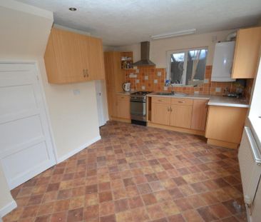 3 bedroom semi-detached house to rent - Photo 4