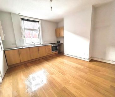 3 bedroom end of terrace house to rent - Photo 5