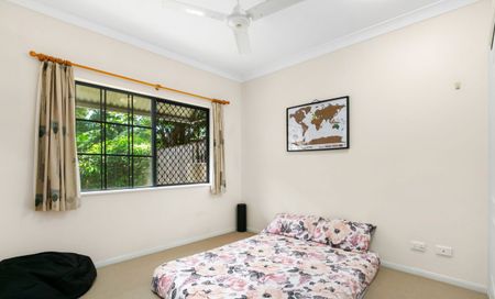 Modern 2 Bed, 2 Bath Unit with Private Yard & Patio – Freshwater Charm - Photo 2