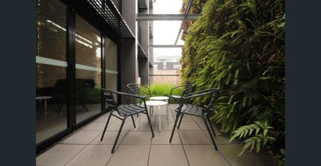 Fully furnished, rent includes Electricity, water and internet, walking distance to UNSW - Photo 4