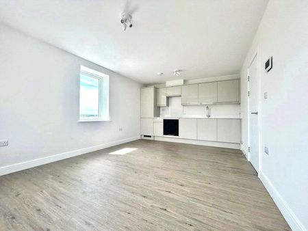 Victoria Road, Farnborough, Hampshire, GU14 - Photo 5