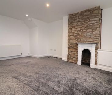 1 bedroom Flat To Let - Photo 2
