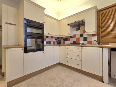 2 bedroom flat to rent - Photo 3