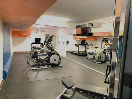 30 Chemin du Bord-du-Lac, Pointe-Claire, QC - Photo 5