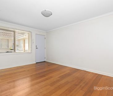 ONE BEDROOM APARTMENT ON RICHMOND HILL! - Photo 4