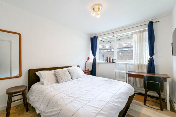 Elegant One-Bedroom Apartment in Prime Bayswater Location - Photo 1