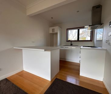 REMARKABLE IN REMUERA - Photo 3