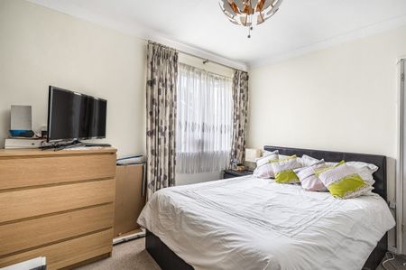 End Of Terrace House to rent - Richmount Gardens, London, SE3 - Photo 4