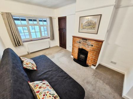 3 bedroom detached bungalow to rent - Photo 2