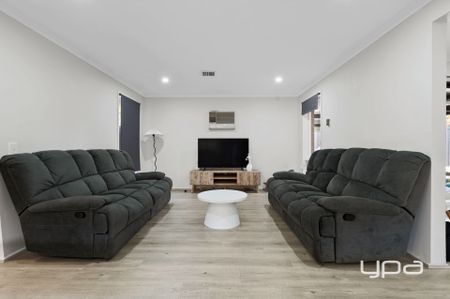 FULLY RENOVATED 4-BDRM FAMILY HOME IN MELTON WEST - Photo 5