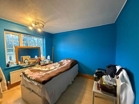 4 bedroom semi-detached house to rent - Photo 5