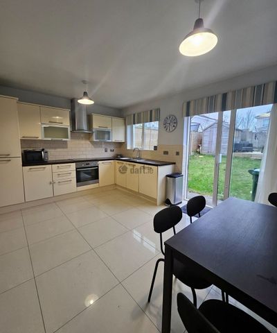 House to rent in Dublin, Swords, Holywell Mews - Photo 2