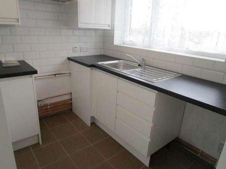 Fff Hart Road, Benfleet, SS7 - Photo 2
