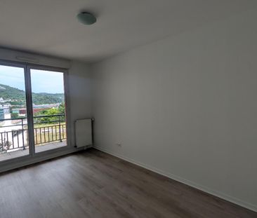 Location Appartement 3 pièces 63m² FECAMP 76400 - Photo 1