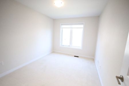 For Lease - 415 Wheat Boom Drive, Oakville, Ontario - Photo 3