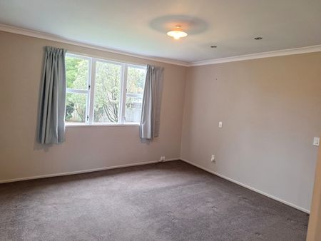 15 Savage Crescent, Upper Hutt - Photo 3