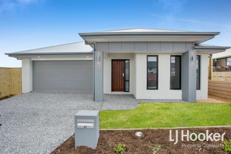 STUNNING FAMILY HOME IN FLAGSTONE WITH DUCTED AIR + QUALITY FINISHES! - Photo 5