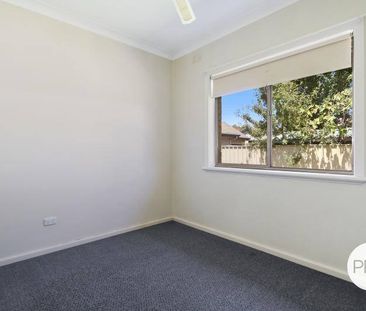 TIDY CENTRAL UNIT! - Photo 4