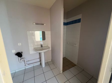 Location - Appartement T2 - 47 m² - Montbéliard - Photo 2