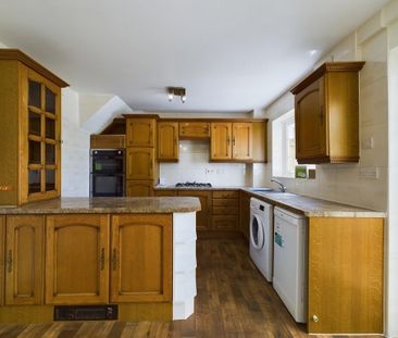 3 bedroom semi-detached house to rent - Photo 6