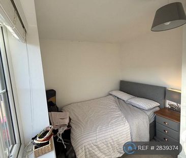 2 bedroom semi-detached house to rent - Photo 3