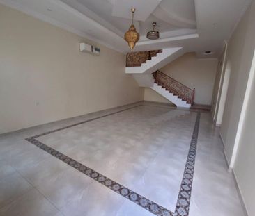 Best luxury townhouse villa in Al Muwaihat area, A - Photo 3
