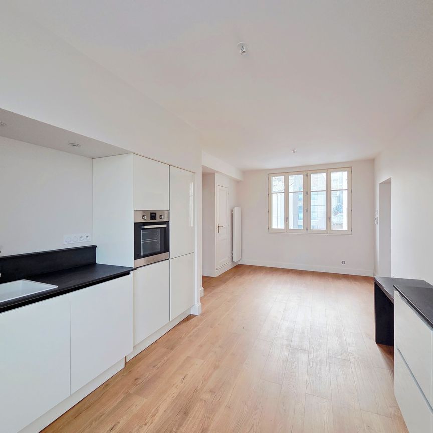 Location Appartement 4 pièces 132m² BRIOUDE 43100 - Photo 1