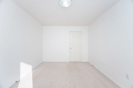 For Lease - 6513 Song Bird Crescent, Mississauga, Ontario - Photo 2