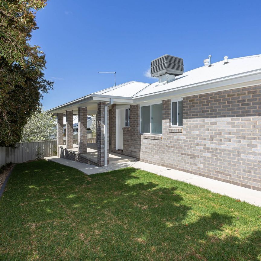 2/25 Clifton Street Bourkelands NSW - Photo 1