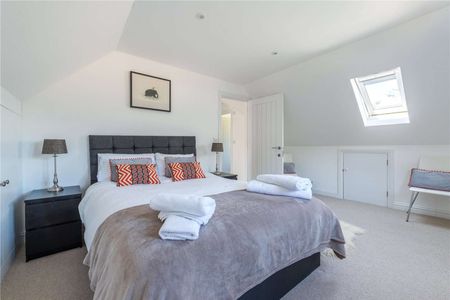 SHORT LET - A wonderful two bedroom property in the picturesque village of Dogmersfield - Photo 5