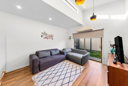 Stylish & Convenient Living in the Heart of St Albans - Photo 5