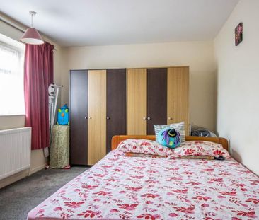 2 bedroom semi-detached house to rent - Photo 2