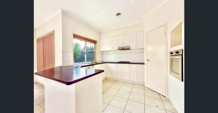 Perfectly Positioned 4 Bedroom Cottage Home - Photo 2