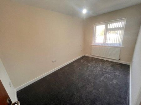 5 bedroom detached house to rent - Photo 4