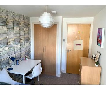 2 bedroom flat to rent - Photo 4