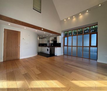 3 bedroom barn conversion to rent - Photo 1