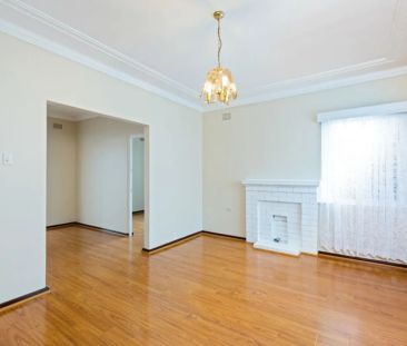 Charming Home In Sought After Street - Photo 1