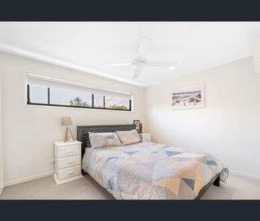 Townhouse Living in a Private Complex - Photo 4