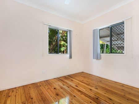19 Catalina Street, Loganlea QLD 4131 - House For Rent | Domain - Photo 2