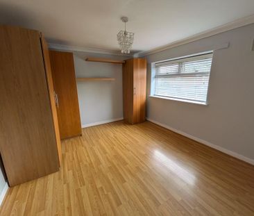 4 bedroom terraced house to rent - Photo 4