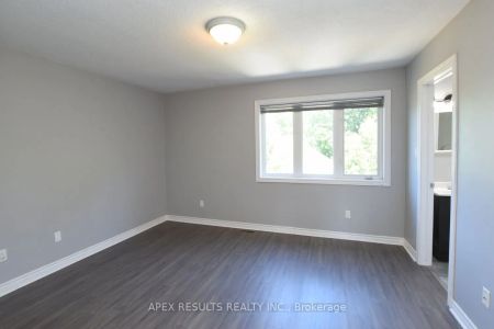 Property For Lease | X9261404 - Photo 5