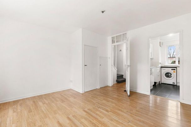 2 bedroom maisonette to rent - Photo 1