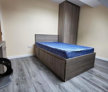 8 bedroom house to rent - Photo 4