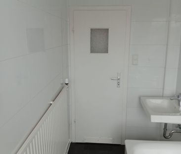 3 NKM frei bei Anmietung ! Schöne renovierte 3 Zimmer Dachgeschoss ... - Photo 3