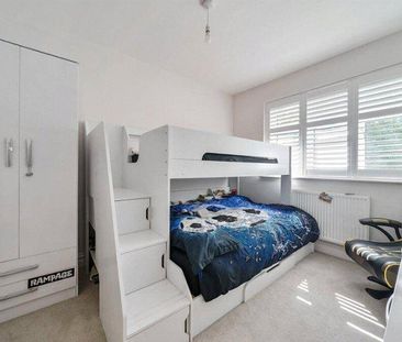 4 bedroom detached house to rent - Photo 4